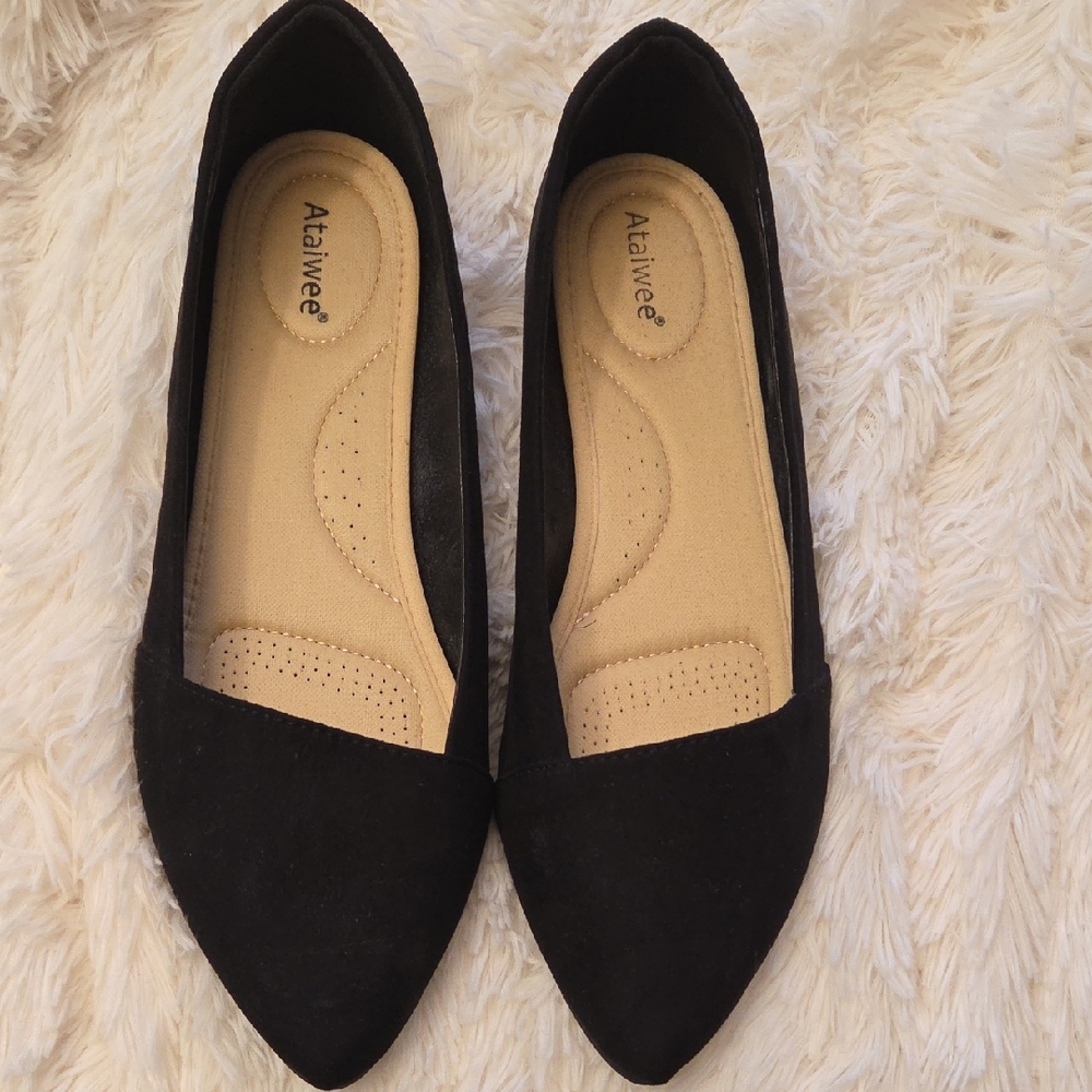 Ataiwee Black Pointed-Toe Women's Flats with Cushioned Insole